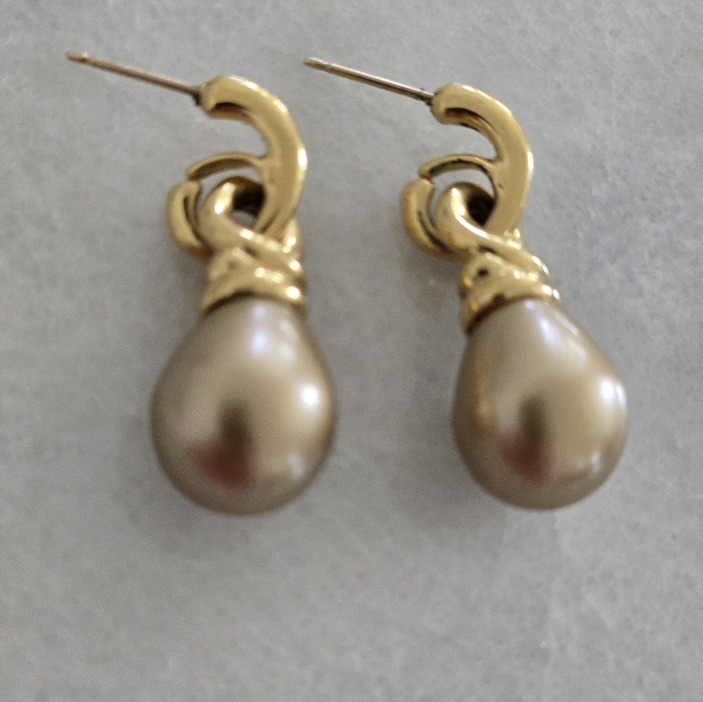 Elegant Gold and Cream Drop Earrings